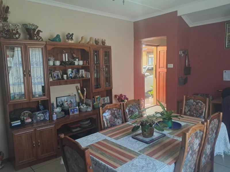 4 Bedroom Property for Sale in Avondale Western Cape